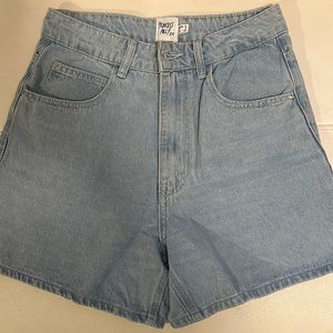 PRINCESS POLLY SWALLA SHORT SIZE 4 LIGHT BLUE